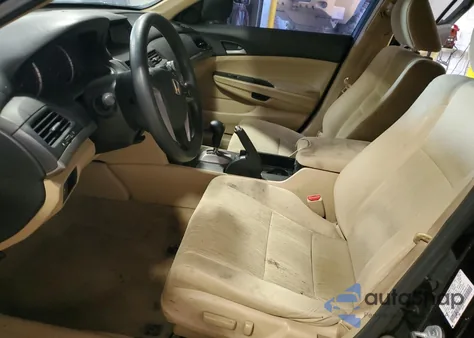 2011 Honda Accord Lxp z USA, uszkodzony, nr VIN 1HGCP2F40BA001498